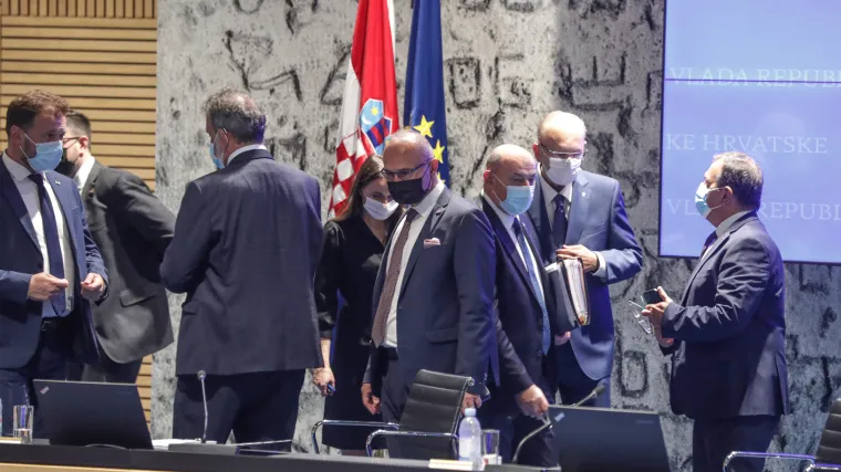 Premijer ponovno s koronom, ministri s maskama! Vraćaju li se mjere i tko treba nositi maske?