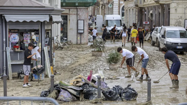U katastrofalnom nevremenu u Italiji smrtno stradalo 11 osoba: Nestalo je 8-godišnje dijete i žena (56)