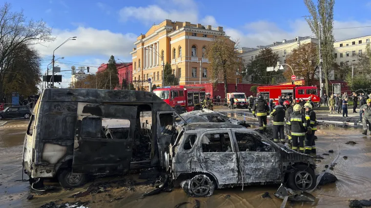 FOTO Putinova osveta! Rusi raketiraju ukrajinske gradove, ima mrtvih. Zelenski: 'Pokušavaju nas uništiti!'