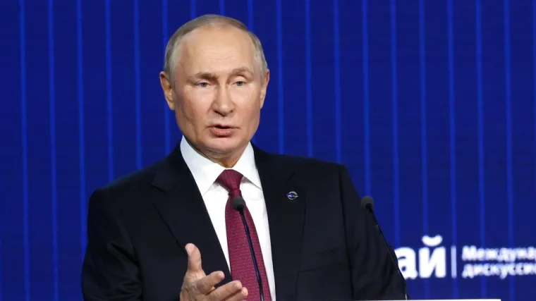 Putin: 'Čovječanstvo će ovim tempom uništiti samo sebe'