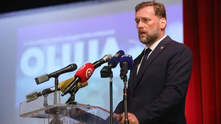 Banožić čestitao ročnicima: 'U vama živi odlučnost da pridonesete snazi HV-a'