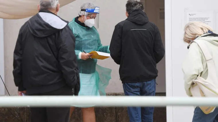 U posljednja 24 sata još 241 COVID pozitivna osoba, preminulo šest