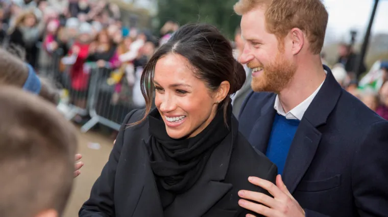 Nakon tri godine, Meghan Markle i princ Harry napokon su otkrili lice malenog Archieja
