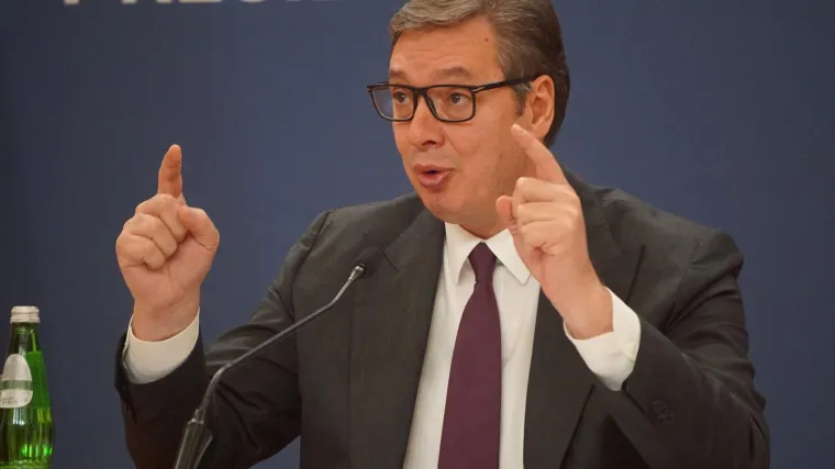 Vučić stigao Albancima u goste pa priznao da je gledao Vatrene: 'Navijao sam za Japan, ali čestitam hrvatskom narodu'
