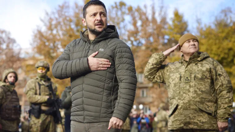Zelenski iznenada posjetio grad u kojem se vode žestoke borbe: 'Nagradili smo vojnike'