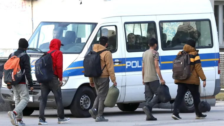 Autom sletio s ceste u Istri, pobjegao i ostavio ozlijeđene migranate iz Turske: Uhićen njegov pomagač