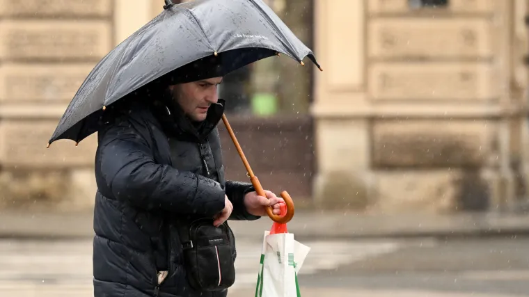 Pred nama nekoliko pravih zimskih i vjetrovitih dana. Do nedjelje oblačno uz slab snijeg