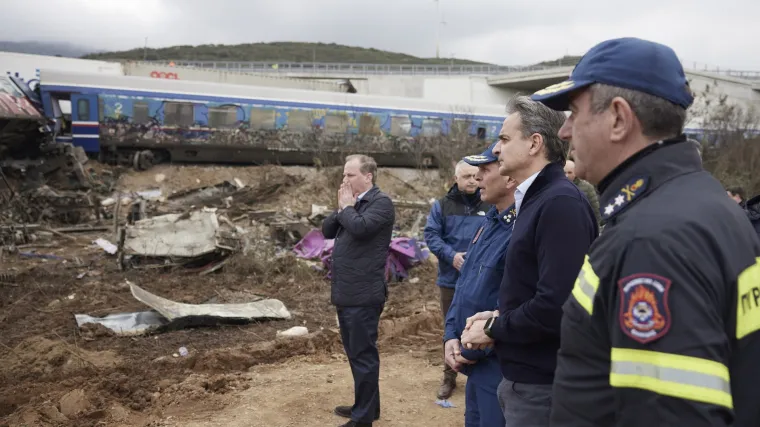 VIDEO Putnički vlak izlazio je iz tunela i sudario se. Poginuli su uglavnom 20-godišnjaci. Uhitili šefa postaje