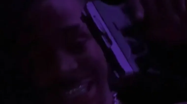Otišao u noćni klub pa objavio video kako maše pištoljom: Odlučio potražiti pomoć kako bi se bolje znao nositi sa stresom