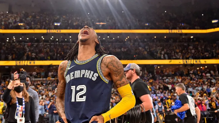 Isplivale nove fotografije provoda NBA zvijezde: Prvo pištolj, a sada striptizete i dolari po podu
