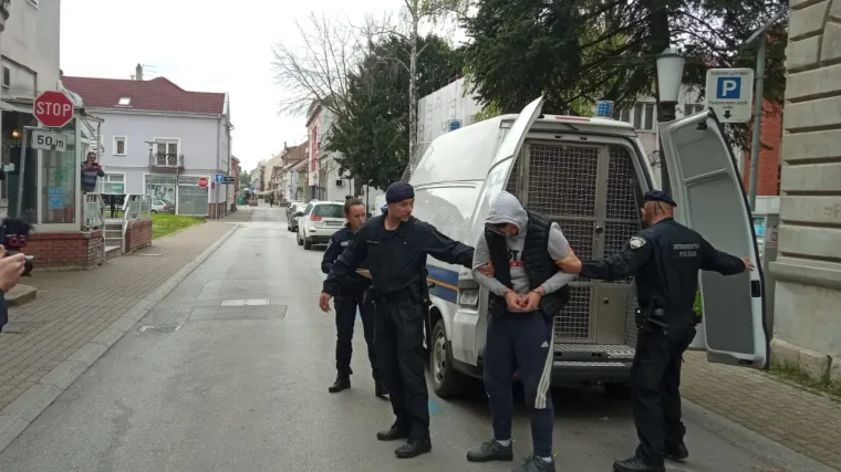 FOTO Zbog ubojstva vojnika, pred ŽDO u Slavonskom Brodu doveden 20-godišnjak