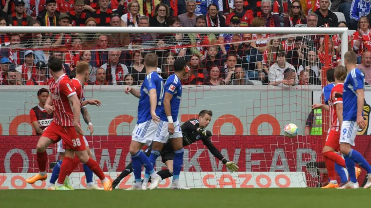 Freiburg ide prema Ligi prvaka, Schalke prema Drugoj ligi