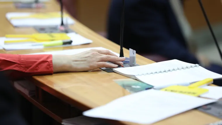 Ministarstva ga skrivaju kao zmija noge, ali procurili su detalji. Prijedlog Zakona o jeziku ima samo šest članaka!
