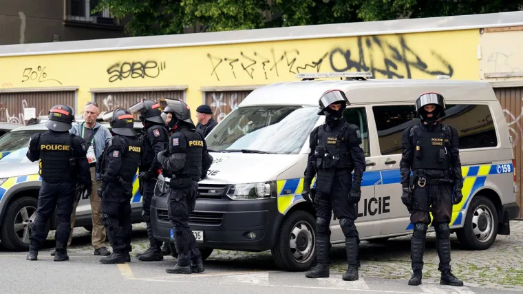 Kaos u Pragu uoči finale Konferencijske lige: U sukobu navijača ozlijeđene tri osobe, napadnut i policajac