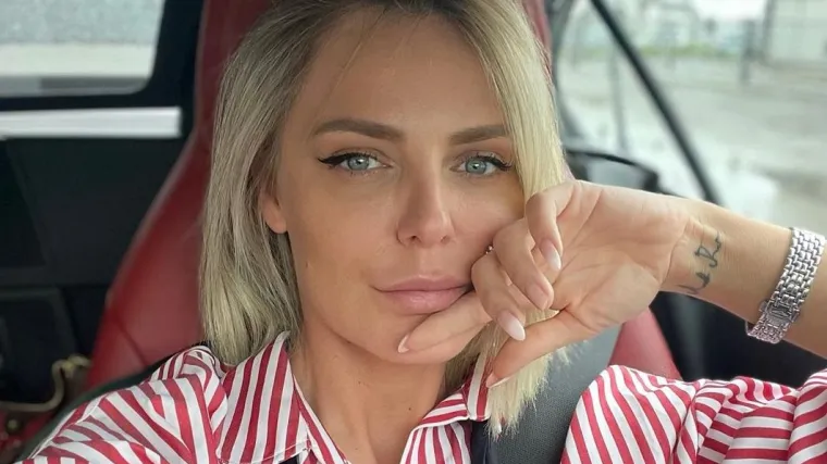 Širi se slika razgolićene Stankice u krilu misterioznog ljepotana: Nastala panika i navala provokativnih pitanja