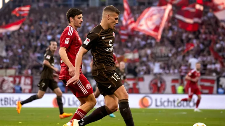 Ono o čemu se šuškalo, sada je i potvrđeno: Ajax doveo hrvatskog stopera, potpisao je dugogodišnji ugovor!