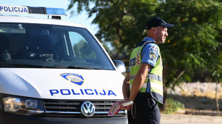 Policija konačno raspetljala plan četvorke! Uhićen dvojac koji je naložio zapaljenje vozila