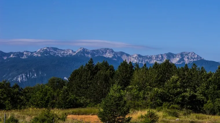 Na koliko se dijelo dijeli Velebit? Koji su dijelovi Velebita?