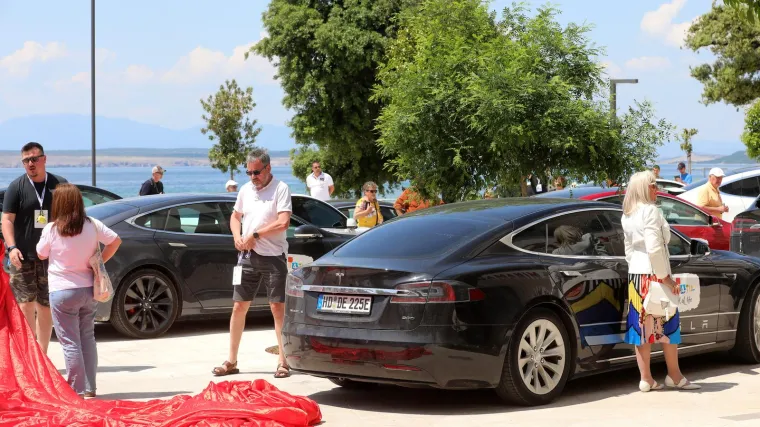 Zašto svi ne vozimo nove električne automobile? Postoji dug popis problema, ali ovo je jedan od ključnih