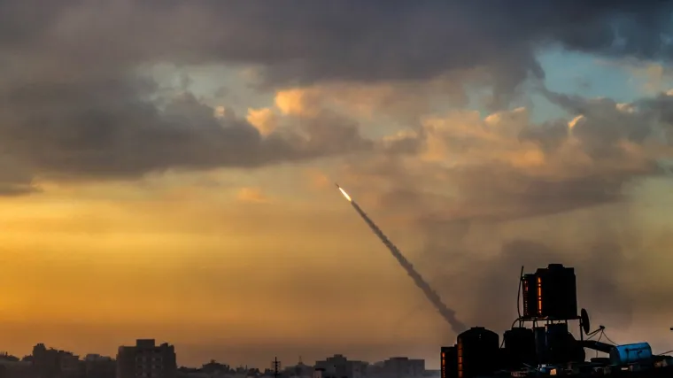 Hamas pokrenuo iznenadni napad iz Gaze na Izrael; Ispaljeno 5000 raketa, ubijeno više od 20 ljudi; Netanyahu: 'U ratu smo!'