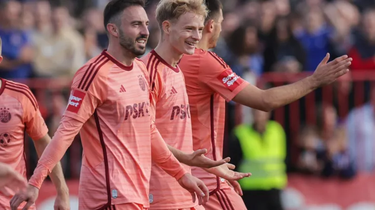 Modri projurili u četvrtfinale Kupa: Drmićev hat-trick, dva penala, isključenje i autogol u slavonskom selu