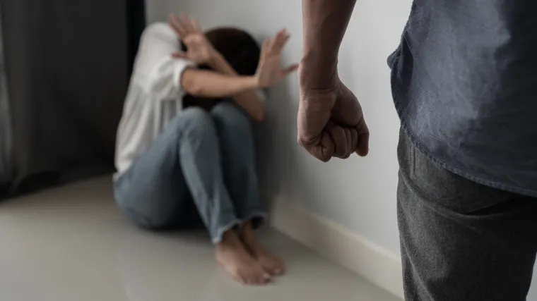 Mislio je da je faca? Napio se pa pretukao ženu! Završila u bolnici s teškim ozljedama. Uhićen je