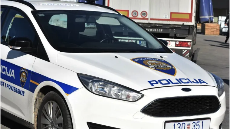 U Promajni poginuo motociklist, a na autocesti prema Dubrovniku jedan mrtav i troje ozlijeđenih