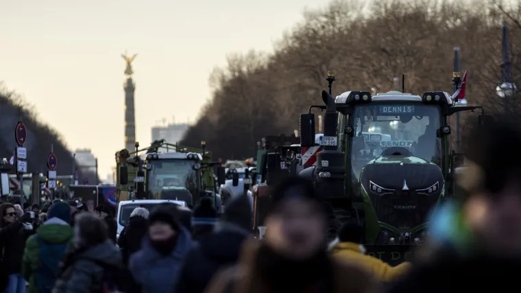 Velikim poljoprivrednicima je dosta Njemačke, a mali nemaju izbora: 'Ne želimo politiku u našem hladnjaku'