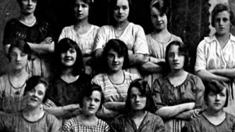 Misteriozna fotografija stara 124 godine krije jeziv detalj, ekipa s društvenih mreža se uplašila: 'Jesam li ja jedina koja se boji'