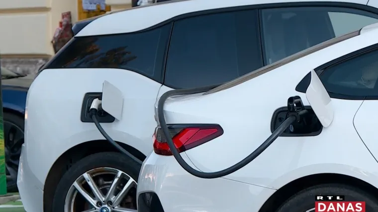 Država ponovo dijeli novac, ovaj put čak 15 milijuna eura: Kako do električnog automobila uz državne poticaje?