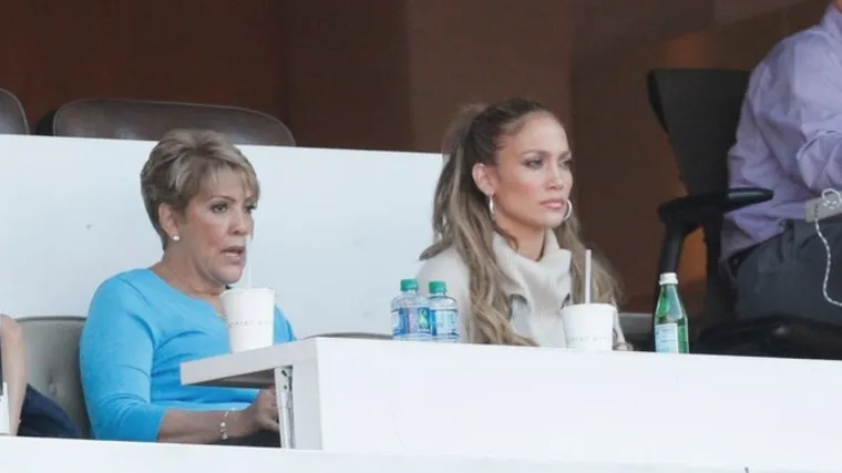 Jennifer Lopez o svojim roditeljima: 'Majka je bila narcisoidna, a otac me ignorirao'