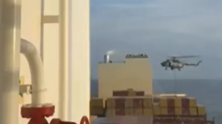 Iranski specijalci zauzeli brod povezan s Izraelom. Stiglo upozorenje: 'Bit će posljedica'