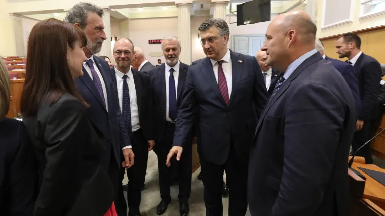 Ovo je ustroj nove Vlade. Dobivamo nova ministarstva, a neka mijenjaju ime