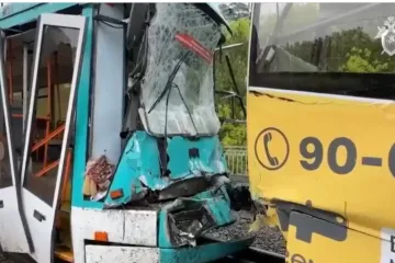 Šire se snimke stravičnog sudara tramvaja u Rusiji. Više od stotinu ozlijeđenih, jedna osoba poginula