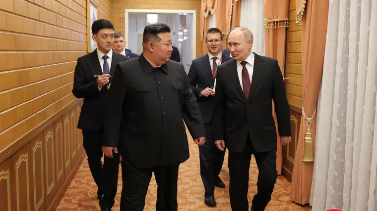 Putin posjetio Kim Jong Una, NATO zabrinut zbog podrške Rusije tamošnjim ratnim i nuklearnim programima