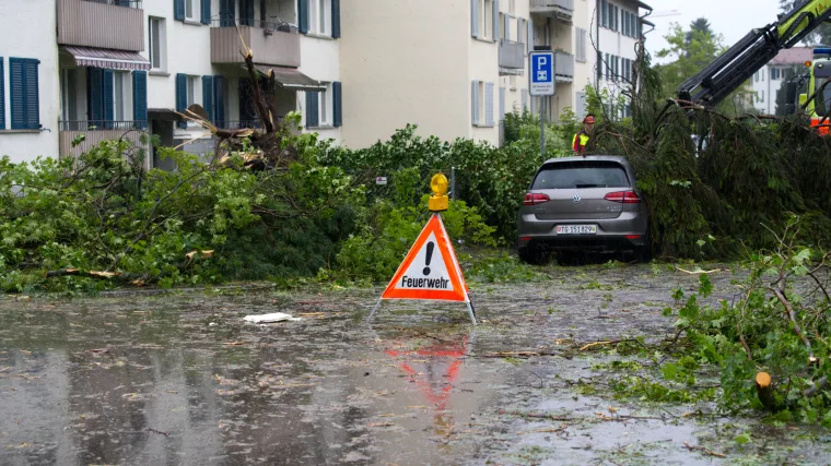 U odronu kamenja ostali zatrpani ljudi: Jednu ženu su uspjeli spasiti. Za ostalima se traga