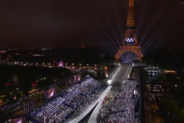 Prvi put izvan stadiona, delegacije plovile Seinom, Celine Dion pjevala s vrha Eiffela: Ovako su otvorene OI