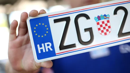 Što znače boje i oznake na registarskim tablicama? Raspoznajte sudionike prometa