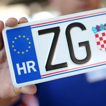 Što znače boje i oznake na registarskim tablicama? Raspoznajte sudionike prometa