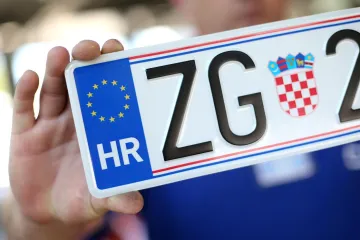Što znače boje i oznake na registarskim tablicama? Raspoznajte sudionike prometa