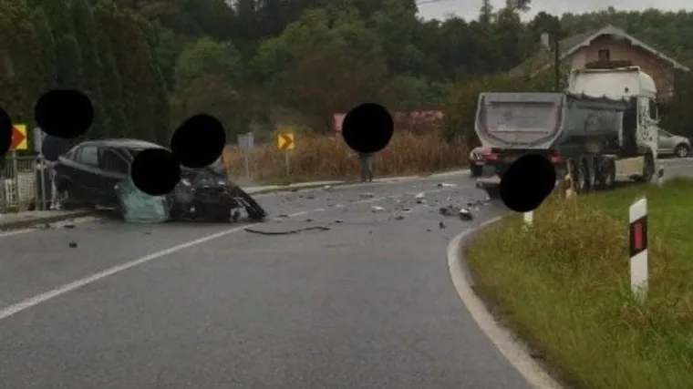 Sudarili se auto i kamion u Zagorju: Jedna osoba je ozlijeđena. Čeka se helikopter?