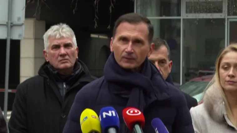 Primorac na presici: 'Otkad sam ušao u predsjedničku utrku nisam mogao ni sanjati...'