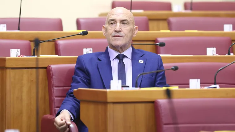 HDZ-ov gradonačelnik šokirao izjavom: 'Oprostite žene, vi imate mala muda. A Đono ima velika'