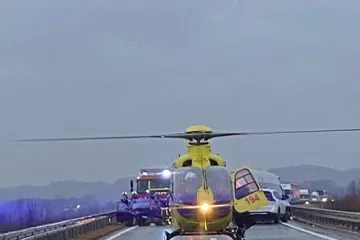 Prva fotografija teške prometne nesreće u Zagorju: Po ozlijeđene stigao helikopter