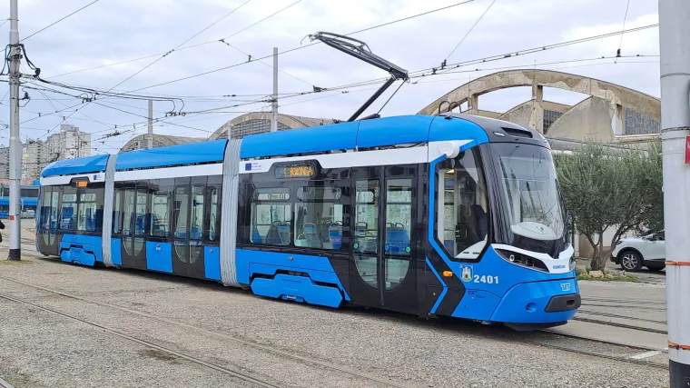 Zagrebom vozi prvi potpuno novi tramvaj