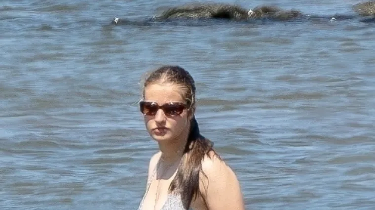 Španjolska princeza nakon vojne obuke uskočila u bikini