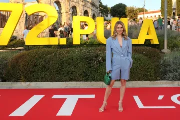 Tihana Lazović u elegantom kratkom kombinezonu zablistala na crvenom tepihu