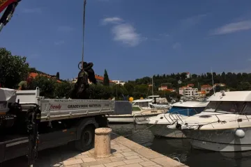 Nitko ne zna kako je tu završio: Iz mora na Batali izvukli nesvakidašnji predmet