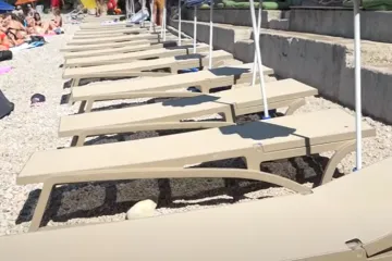 Trebaju li na riječkim gradskim plažama biti ležaljke - pod naplatom?