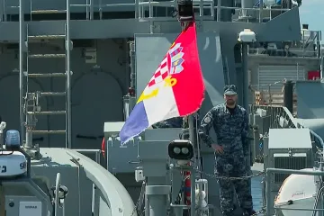 Pogledajte kako se mornarica priprema za vojni mimoplov